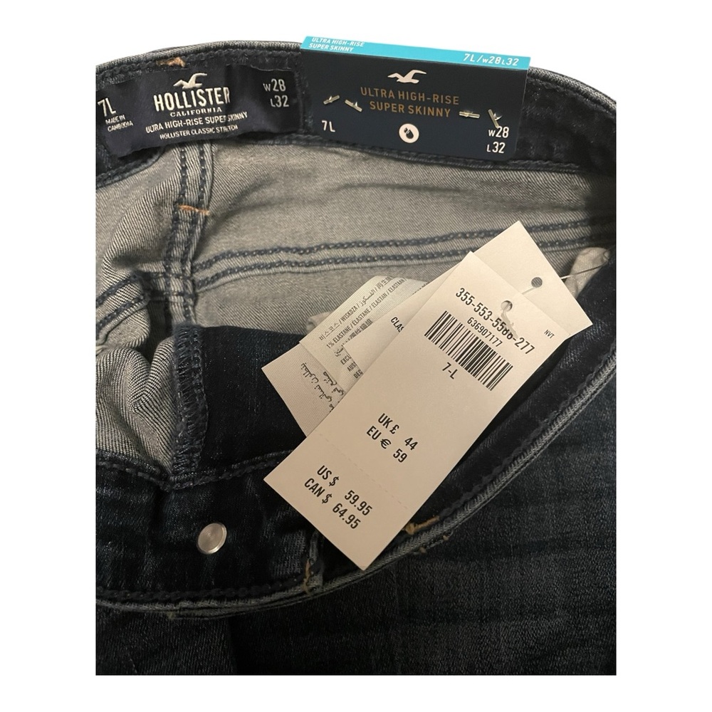 Hollister Distressed Skinny Jeans - Picture 3 of 4